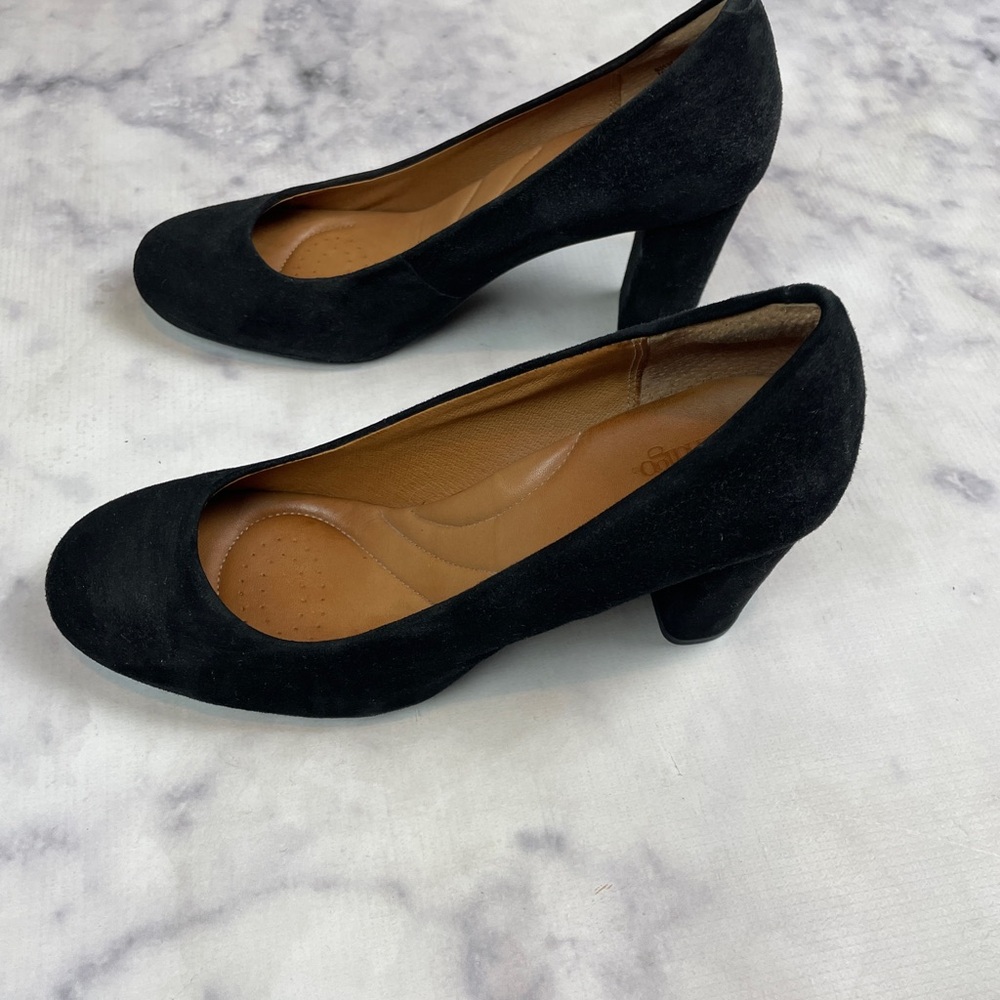 Clarks Classic Black Heels - Picture 5 of 9